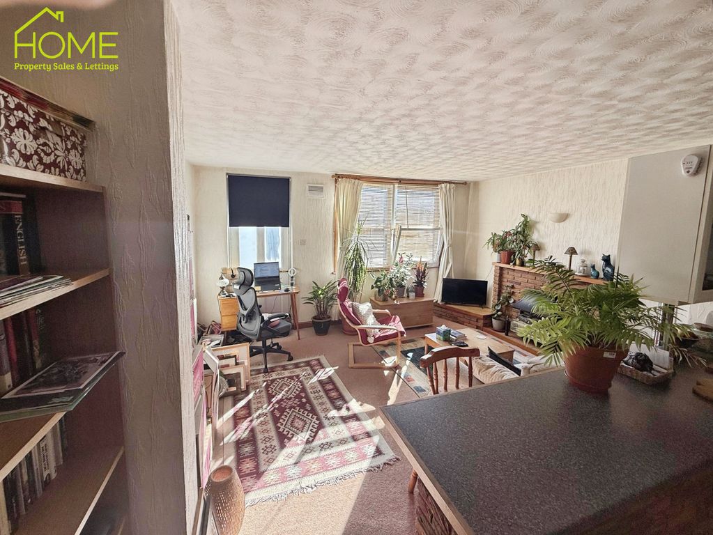 Property photo 2 of 9 619Ffe72-451648_1_12453472.Jpeg