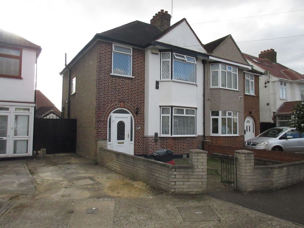 Property photo 1 of 8 Three Bedroom Semi-Detached House