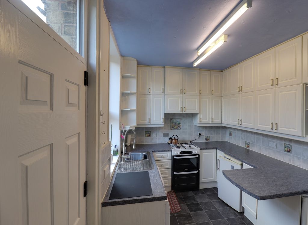 Property photo 2 of 13 Kitchen 1