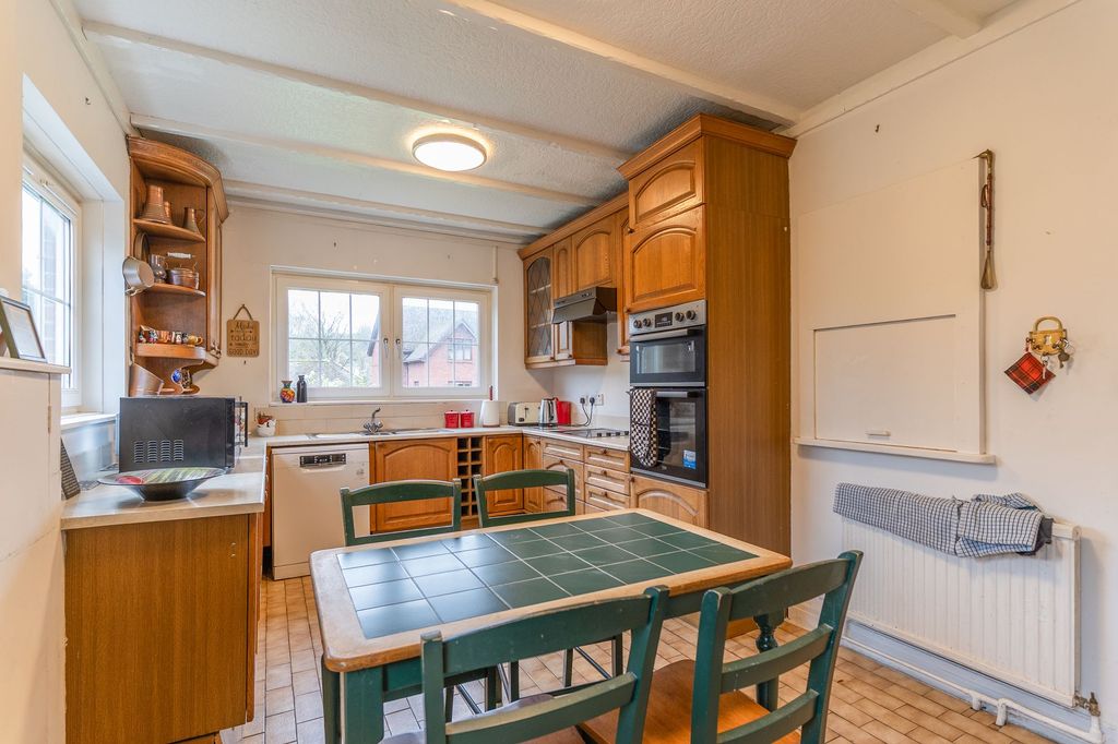 Property photo 3 of 28