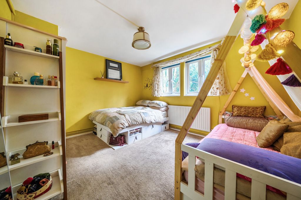 Property photo 2 of 18 18-6A904F8Bf005E-...