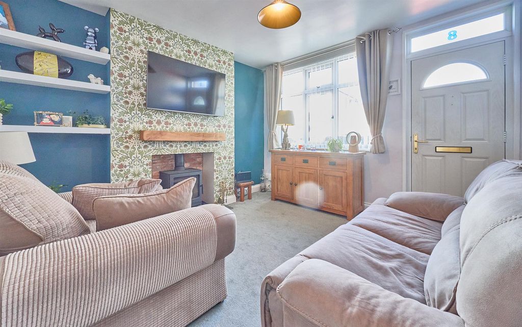 Property photo 3 of 11 Lounge To Front