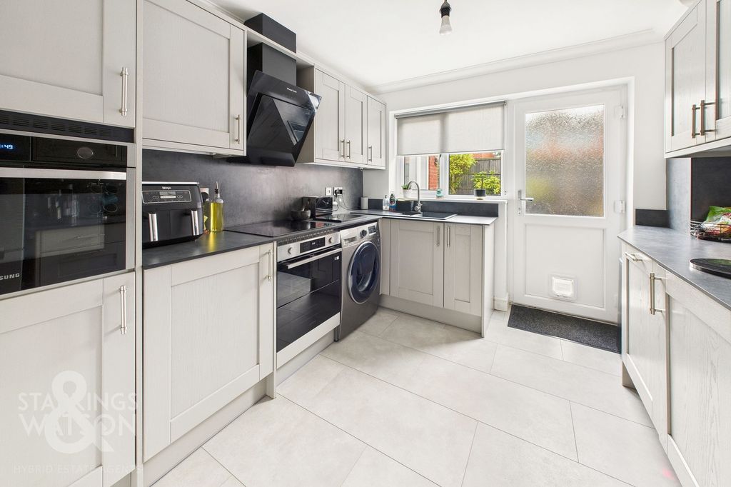 Property photo 3 of 24