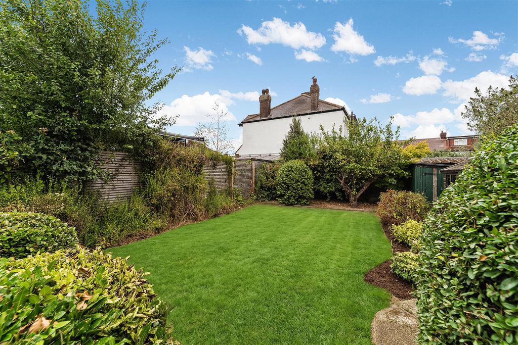 Property photo 2 of 17 Cannon Hill Lane, 301 (20Of44)-18.Jpg