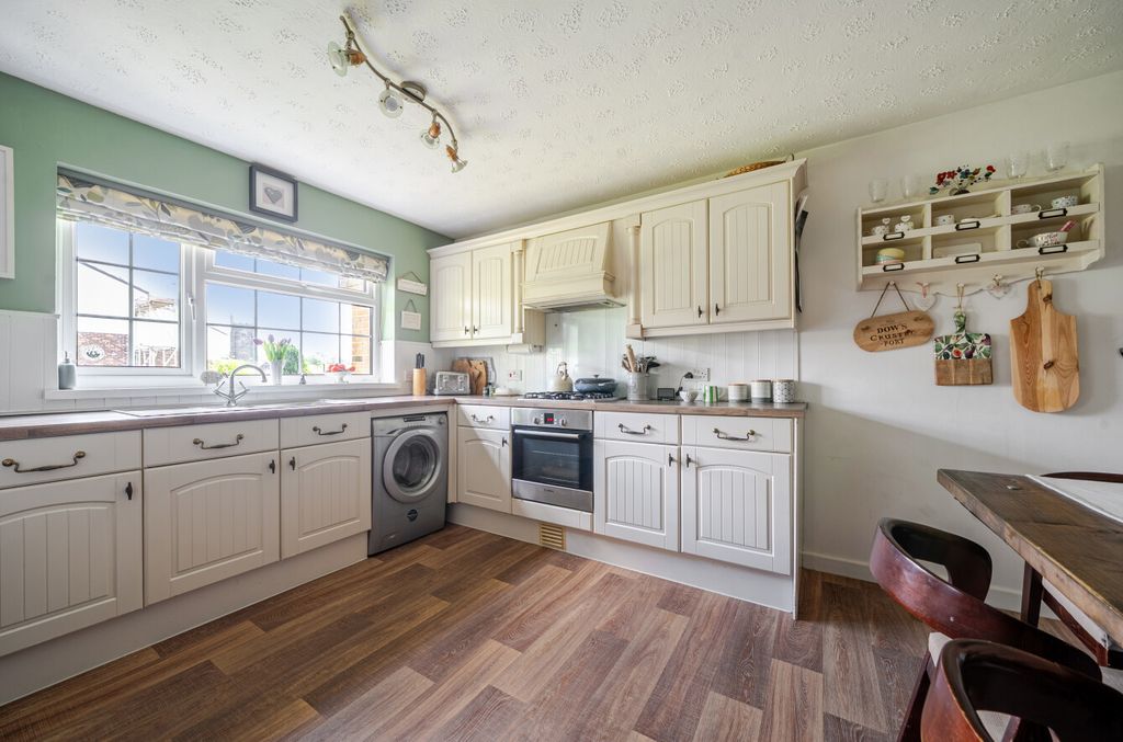 Property photo 3 of 14 1455566-11-69Fe04...