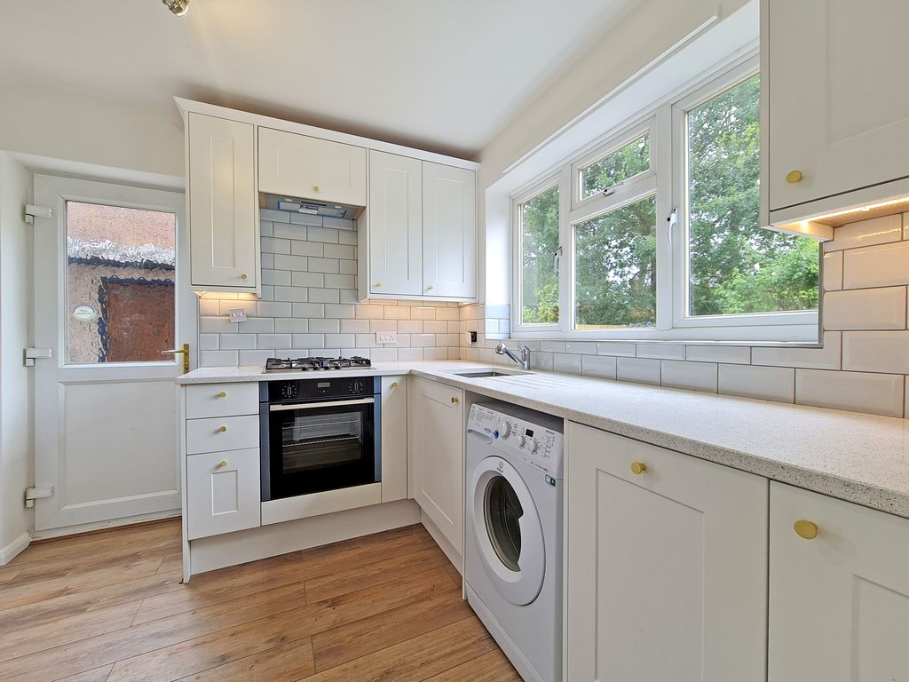 Property photo 2 of 13 Kitchen