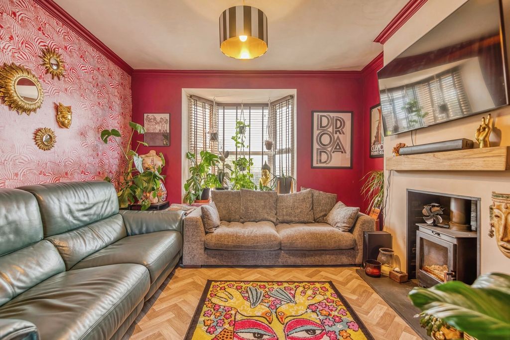 Property photo 2 of 17 Pbox-Img.Jpg