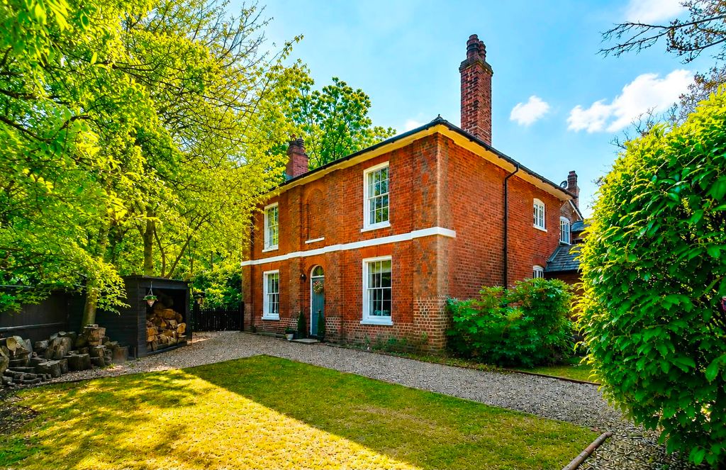 5 bed detached house for salePopeswood Road, Bracknell RG42