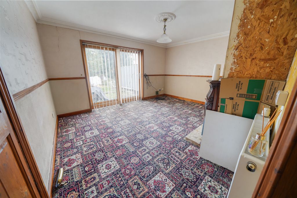 Property photo 3 of 20 8