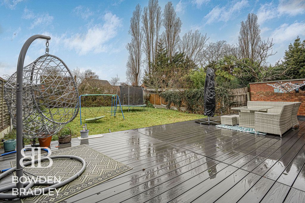 Property photo 2 of 21