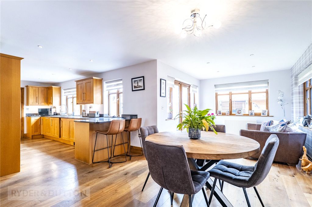 Property photo 2 of 43 Kitchen/Diner
