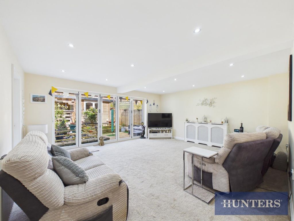 Property photo 2 of 23 Living Room