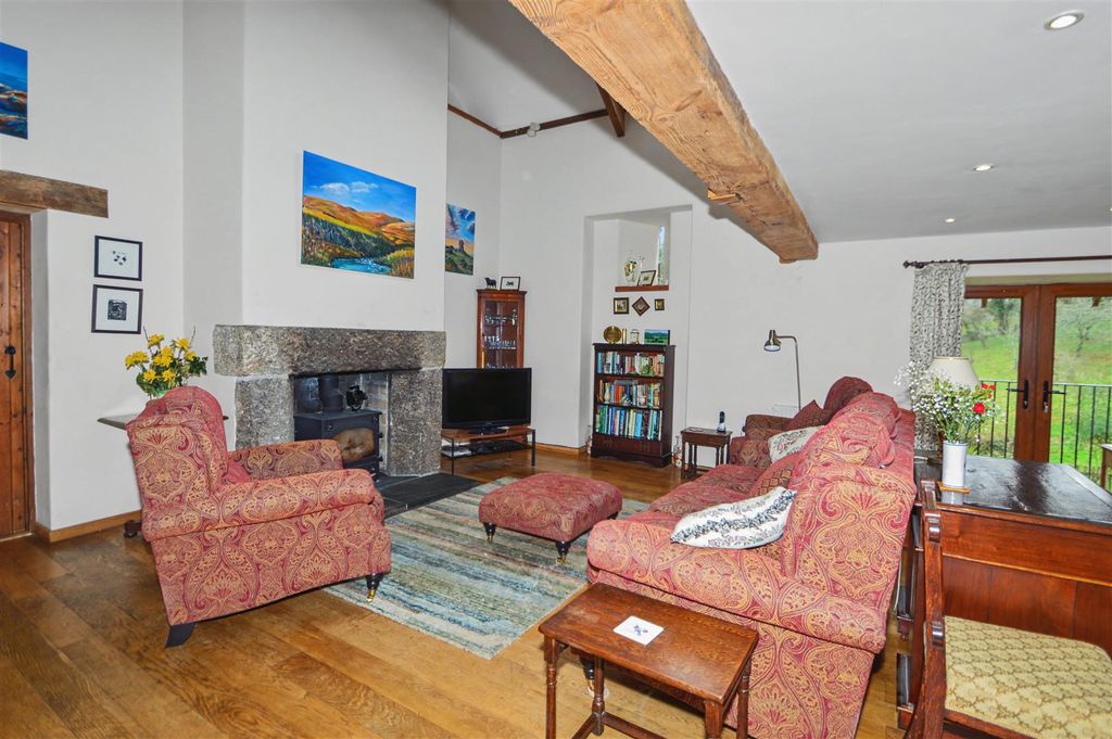 Property photo 2 of 20 Sitting / Dining Room