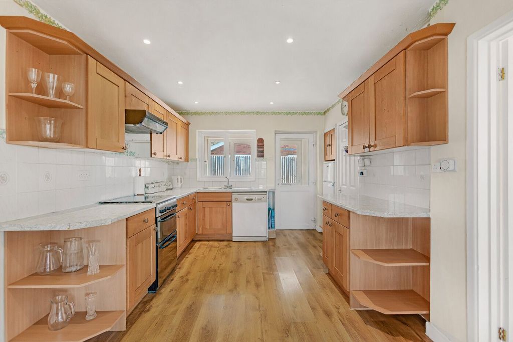 Property photo 2 of 24