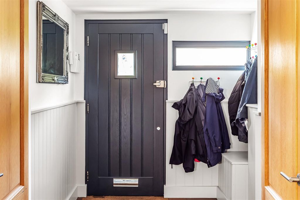 Property photo 3 of 40 Foxdene-35.Jpg