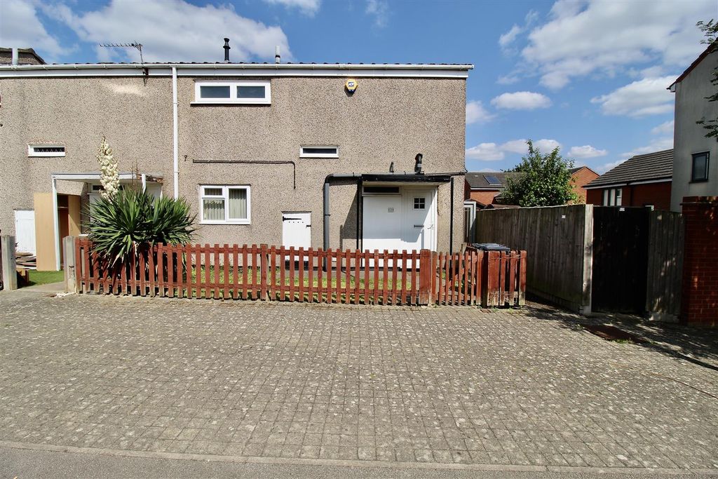 Property photo 1 of 27 Front Garden
