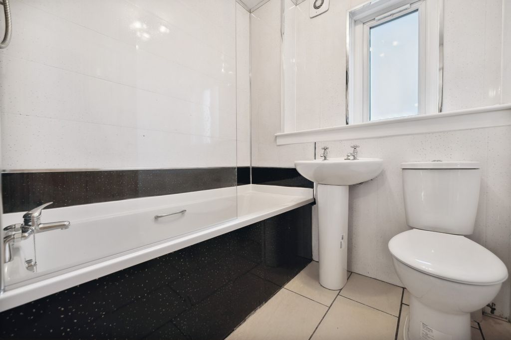 Additional image 6 of 2 bed flat to rentWishart Drive, Stirling, Stirling FK7