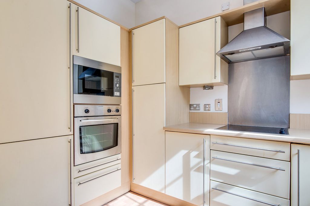 Property photo 2 of 13 Photo 02