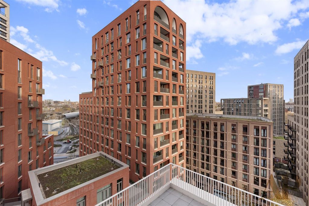 Property photo 3 of 20