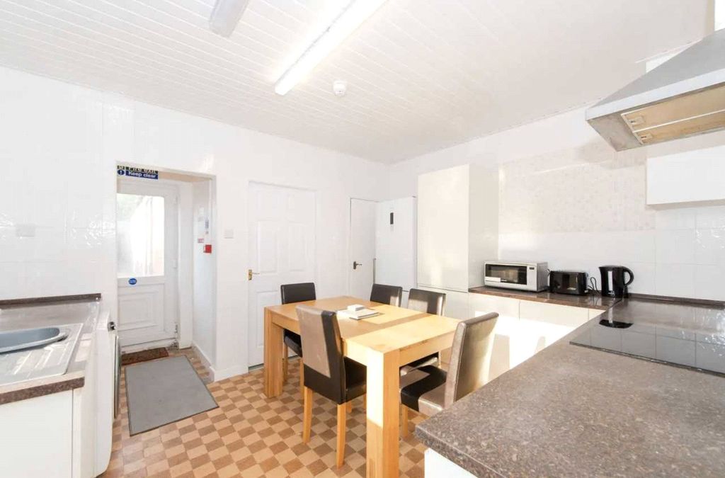 Property photo 2 of 9 Picture No. 07