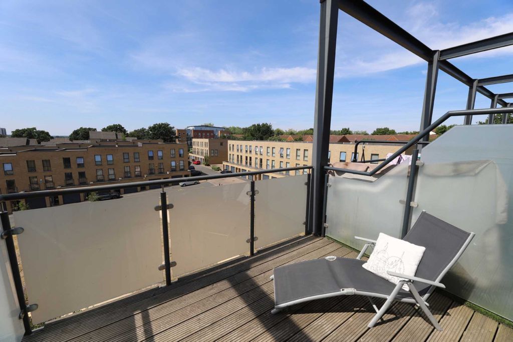 Property photo 3 of 15