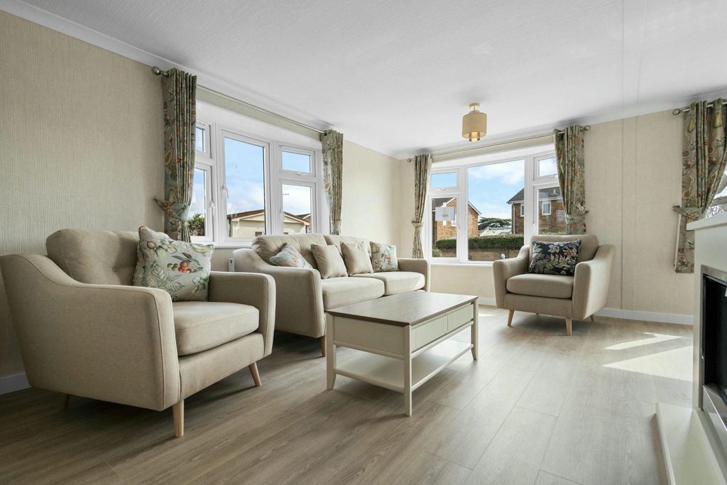 Property photo 3 of 9 4c1Fb57E3271A980B8Ef5c2d5836B446cc41Ca52d5Ff318De5