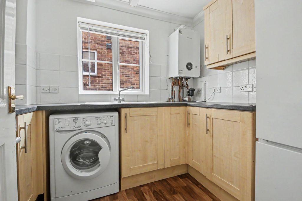 Property photo 3 of 9