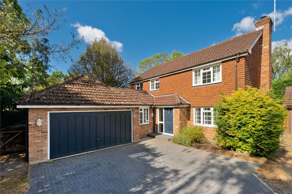 Property photo 2 of 12 External