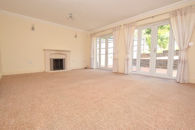 Property photo 2 of 11 Living Room
