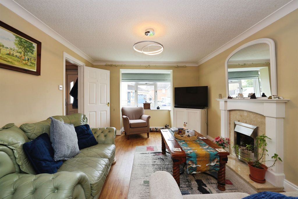 Property photo 3 of 17