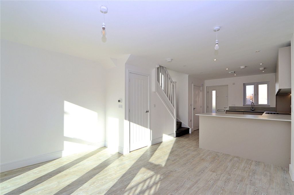 Property photo 3 of 16 Picture No. 23