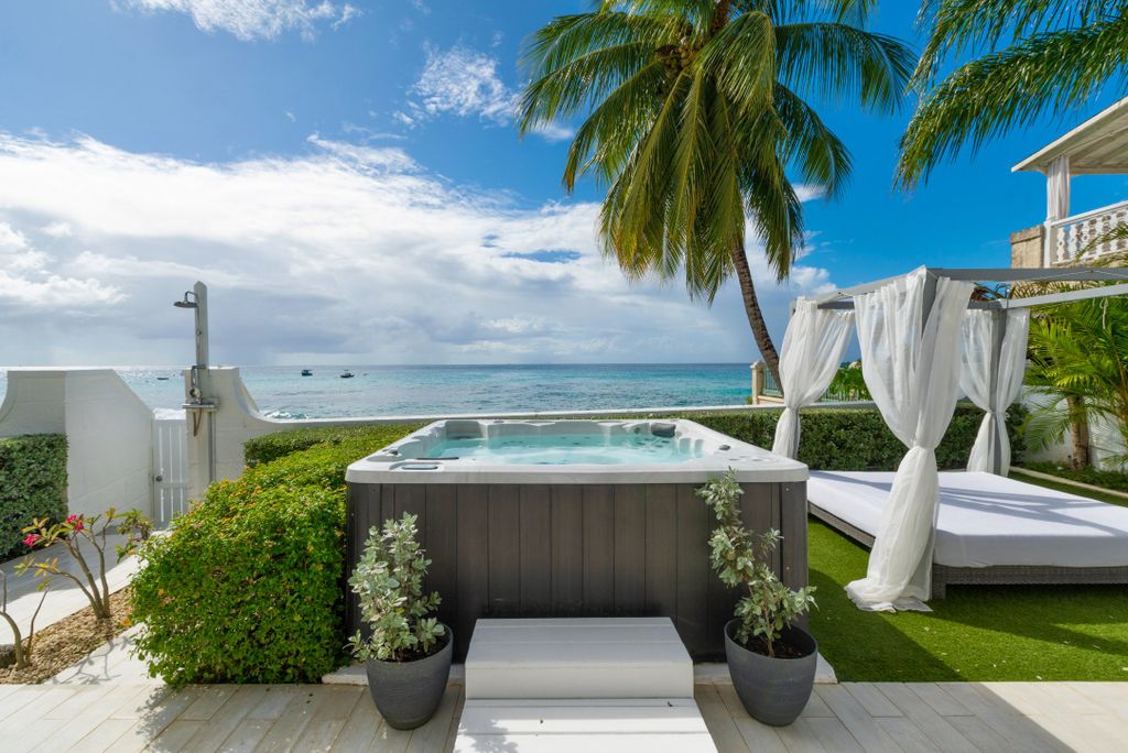 Property photo 2 of 33