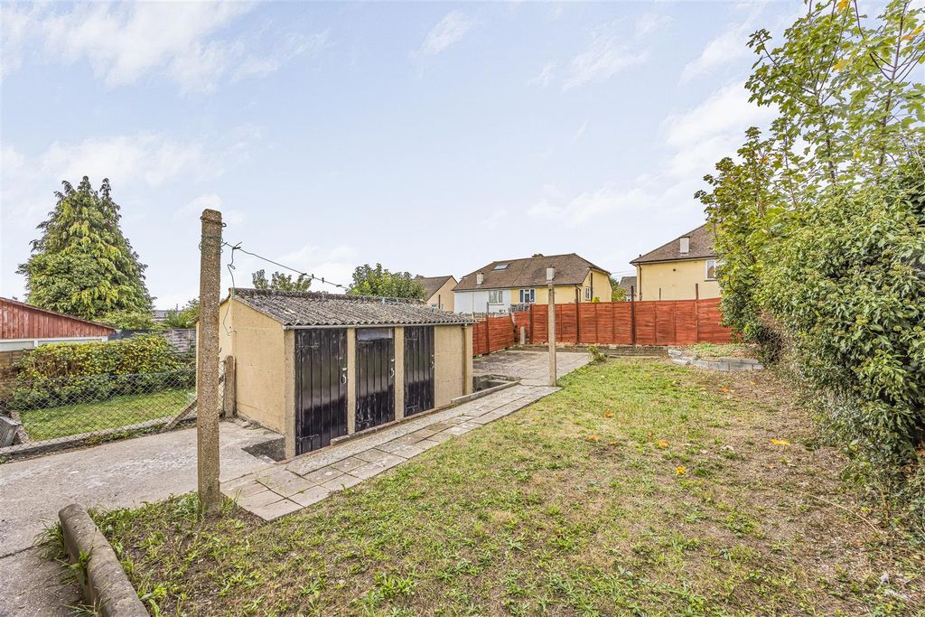 Property photo 2 of 23 9 Blakemere Crescent, Paulsgrove-Porticomarketing-