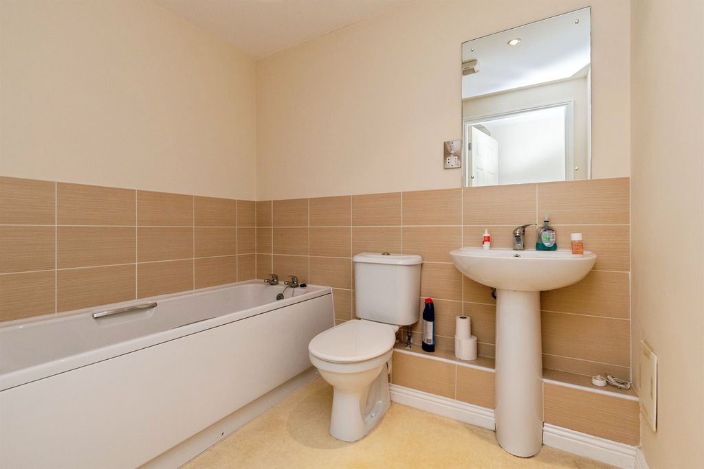 Property photo 3 of 14