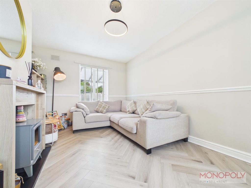 Property photo 3 of 27 Cam03815G0-Pr0453-Still003.Jpg