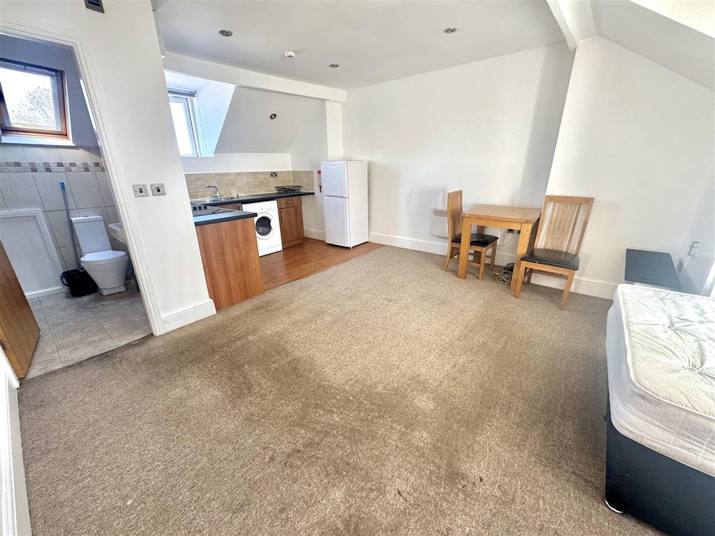 Property photo 1 of 7 Tempimageembsxw.Jpg