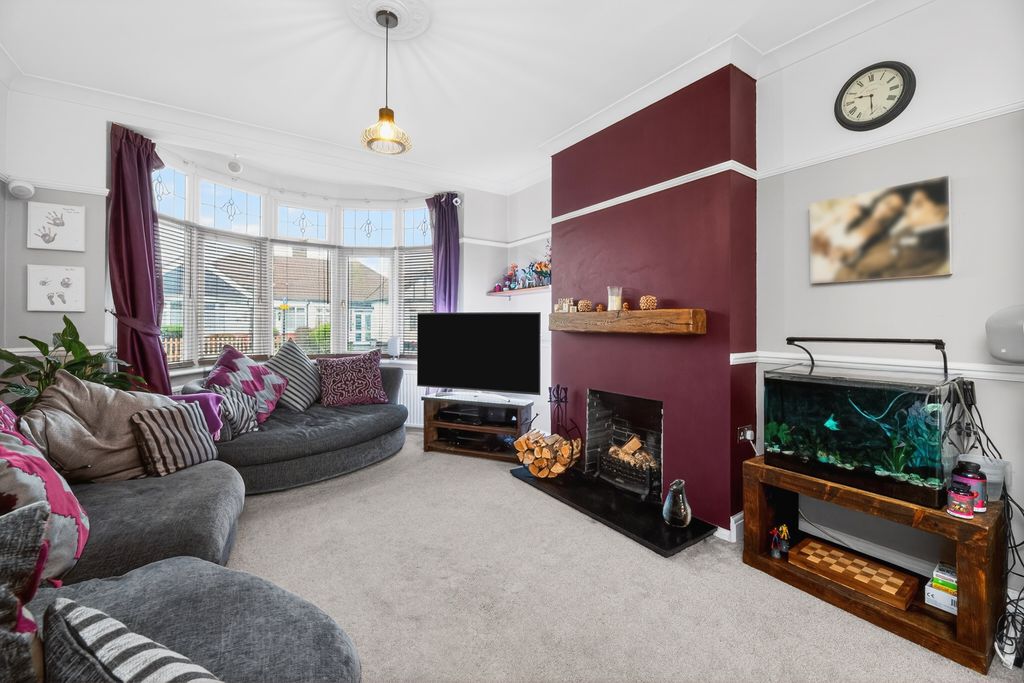 Property photo 3 of 19