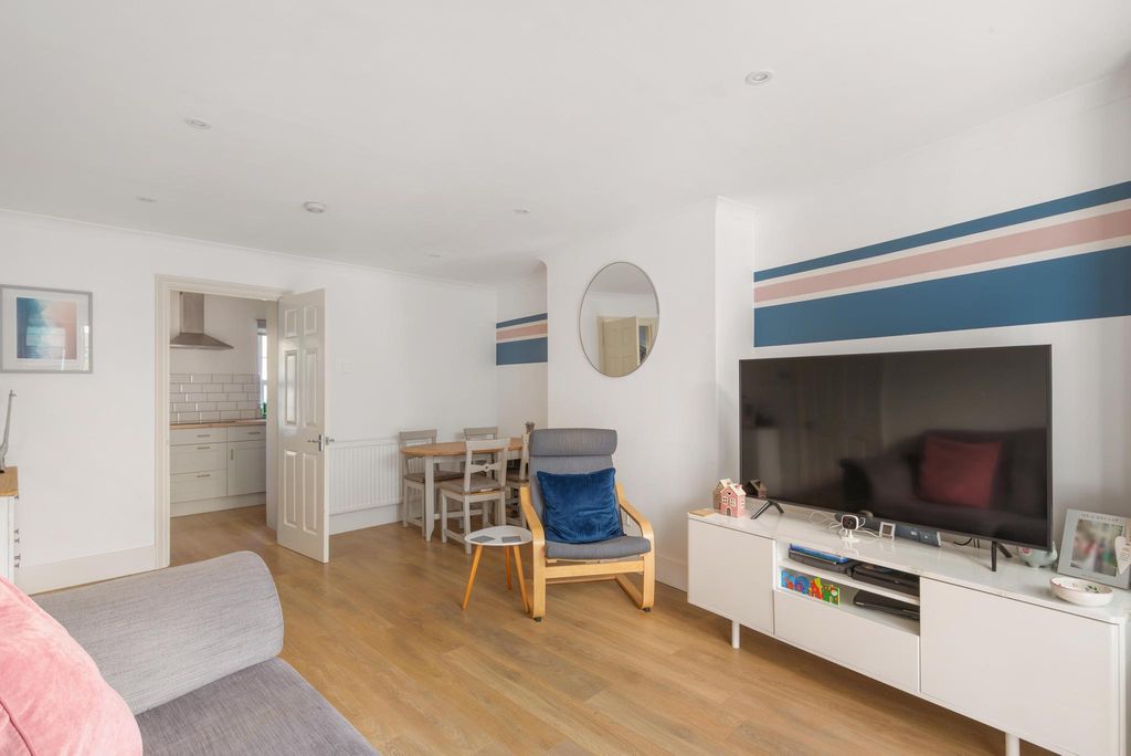 Property photo 3 of 16 Living Room