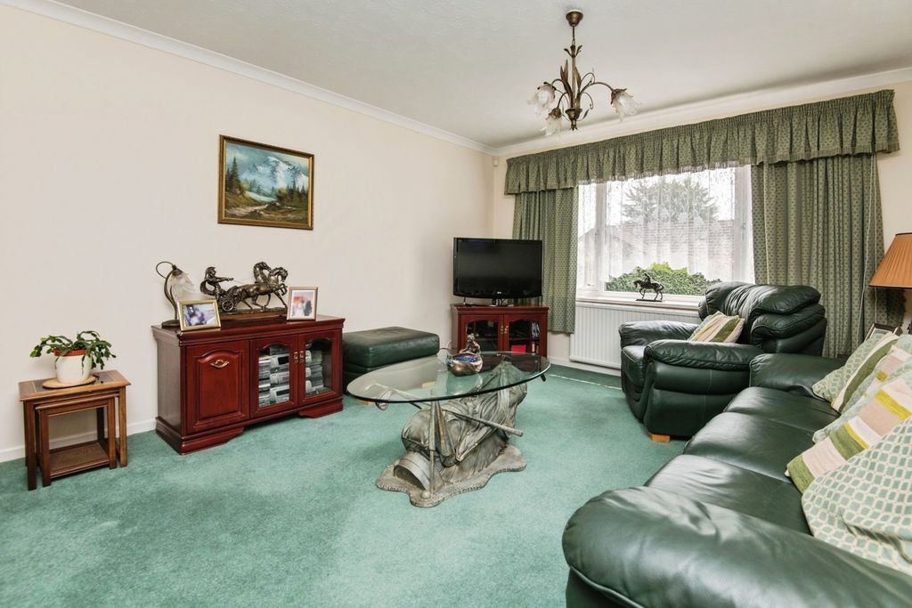Property photo 3 of 17 Photo