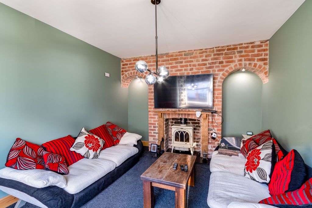 Property photo 2 of 12 Ewemove Estate Agent Gainsborough Lounge