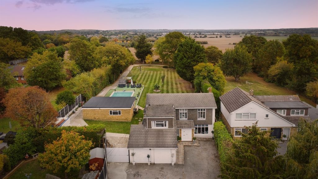 Property photo 1 of 28