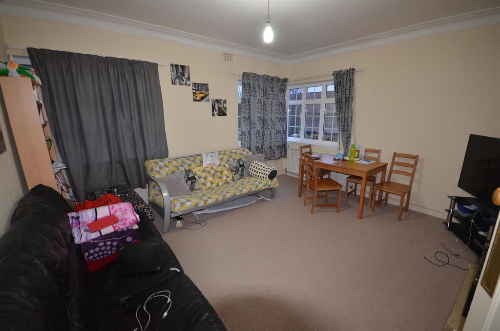 Property photo 1 of 4