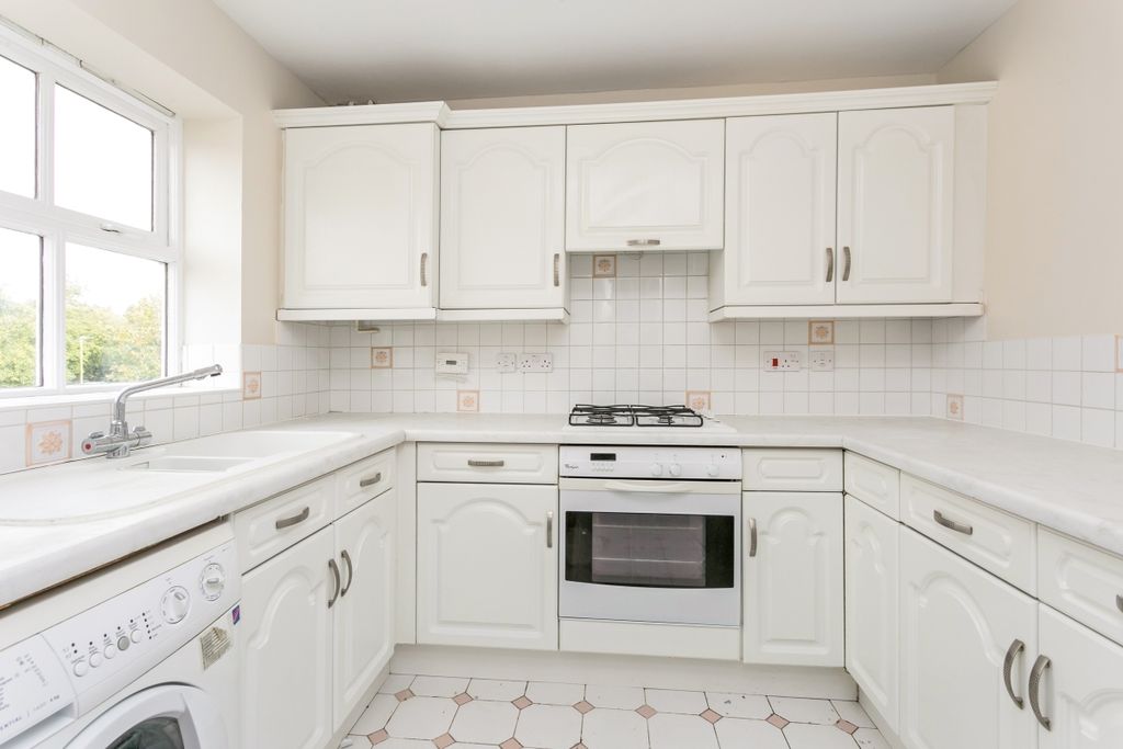 Property photo 2 of 8 Kitchen2