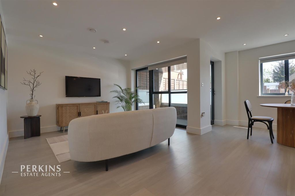 Property photo 1 of 6 L.Jpg