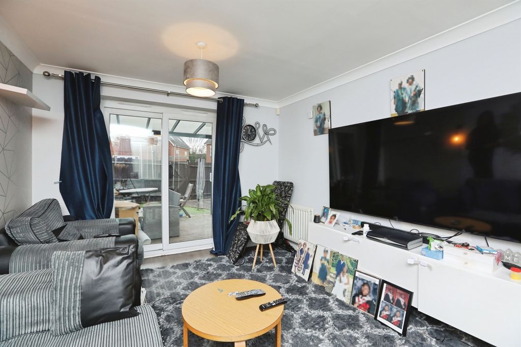 Property photo 2 of 17