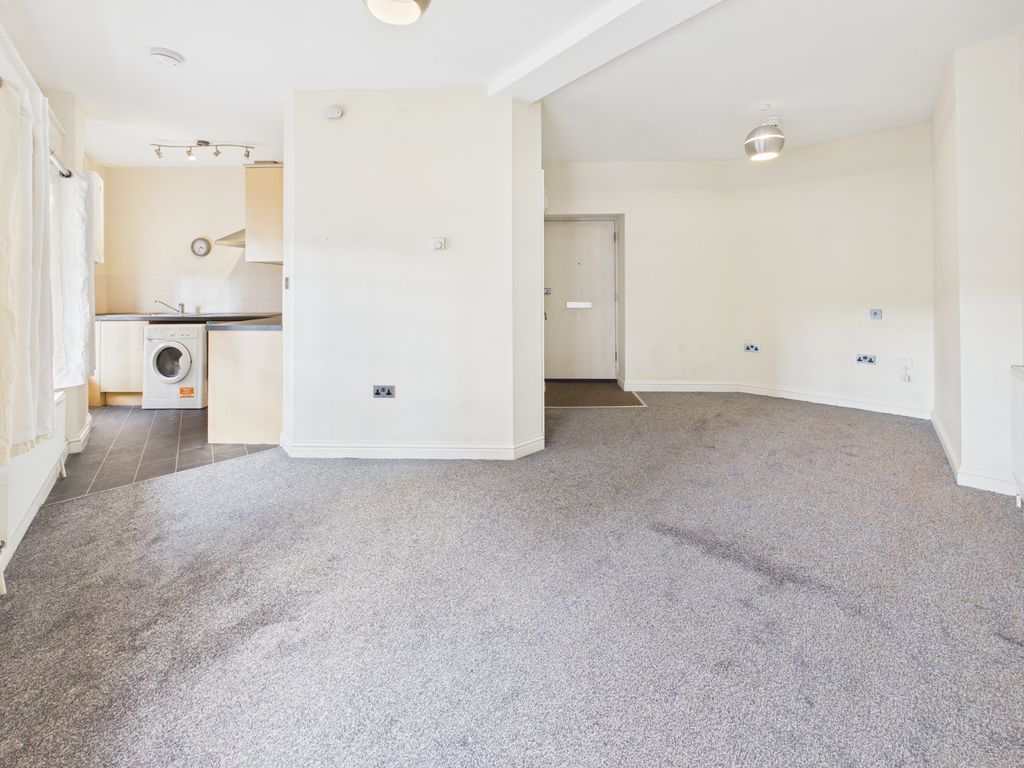 Property photo 3 of 8 Cam04395G0-Pr0084-Still003
