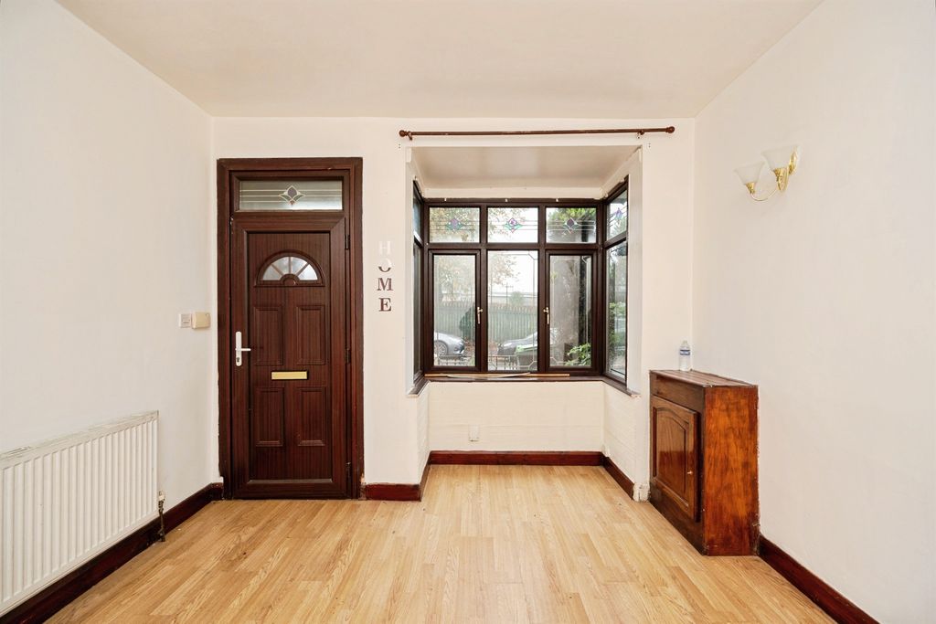 Property photo 3 of 26