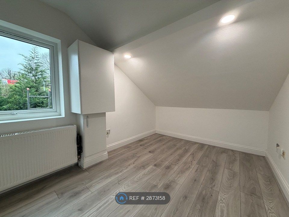 Property photo 2 of 9 Living Area