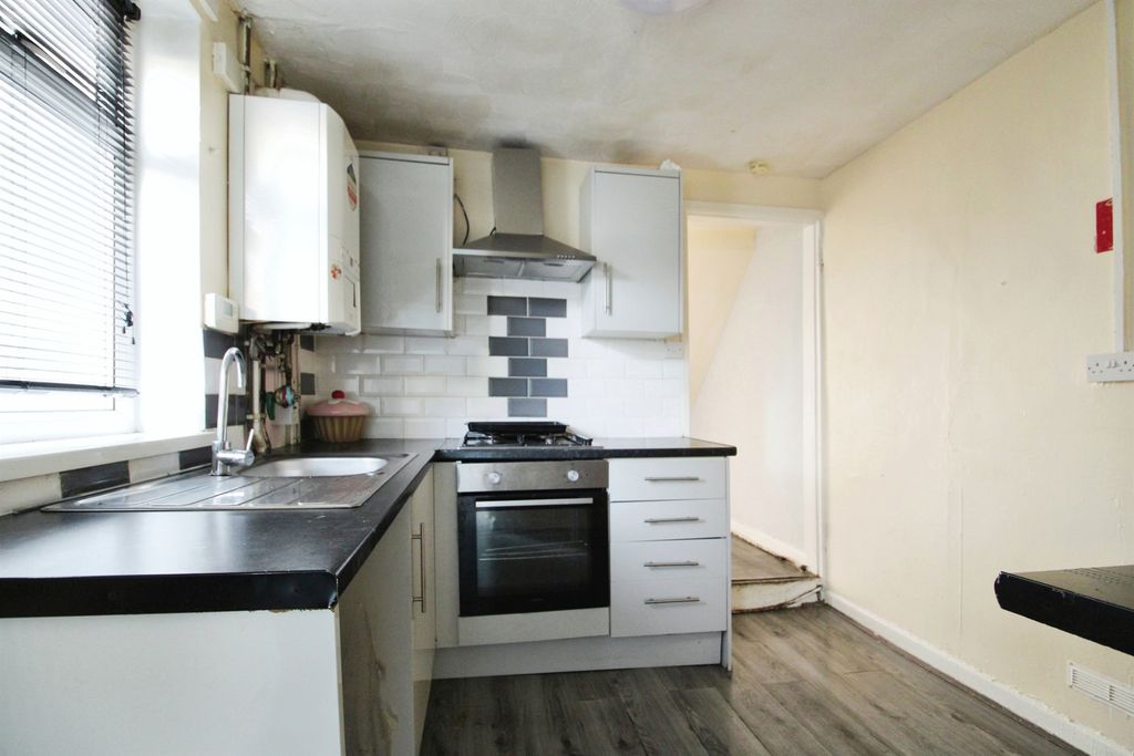 Property photo 3 of 17