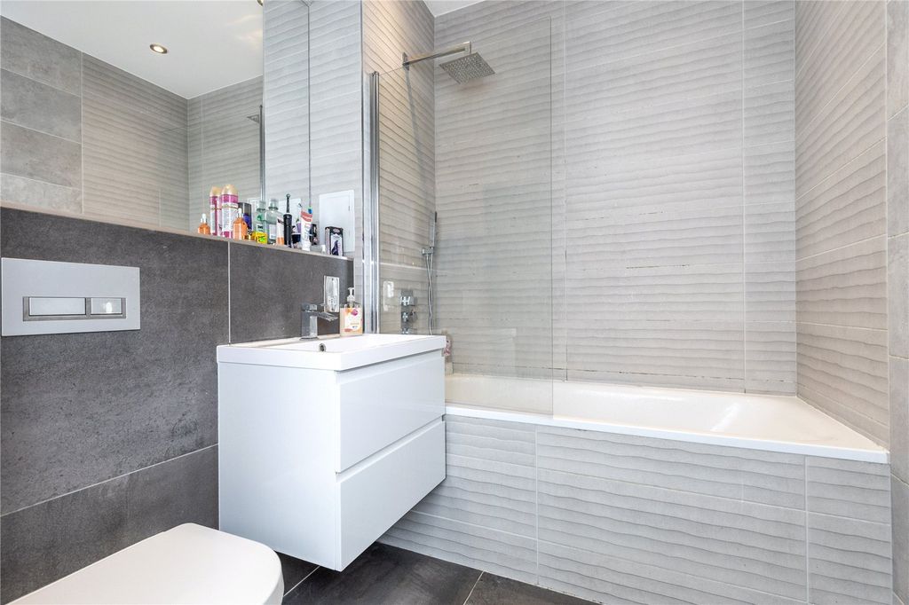 Property photo 1 of 10 Picture No. 05